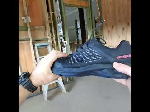 Composite Toe vs Steel Toe Safety Shoes: Which is Better for Your Feet? #SafetyGear #Footwear